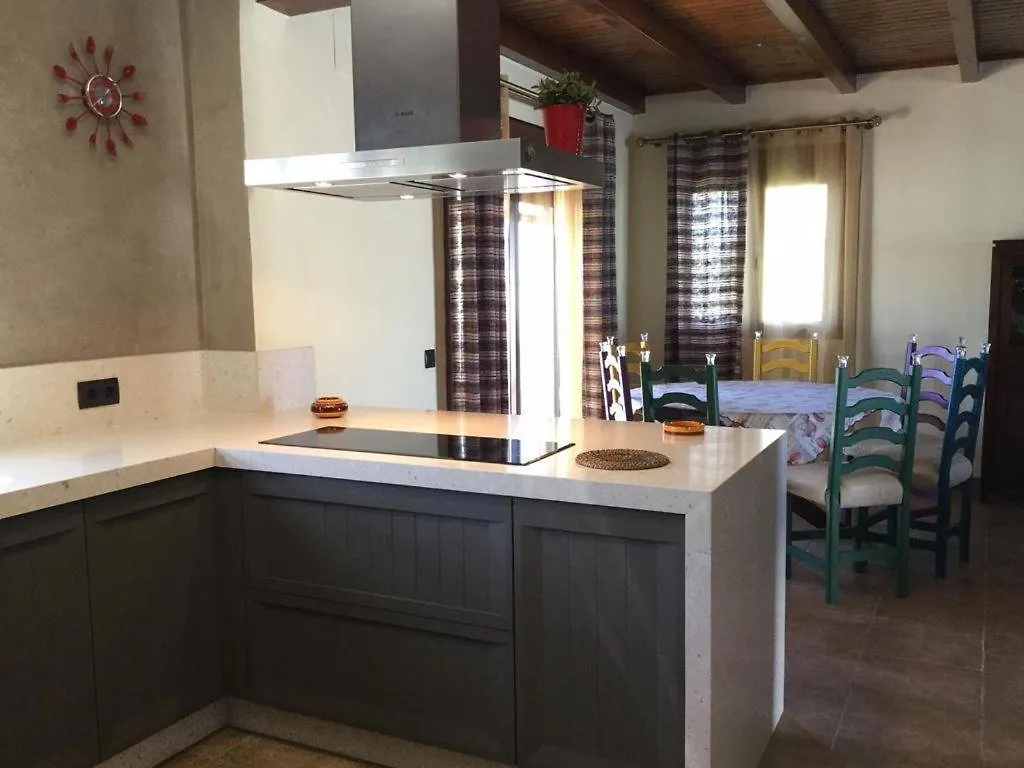 בית נופש קוניל דה לה פרונטרה Casa Rural Mendoza Solo Familias ספרד